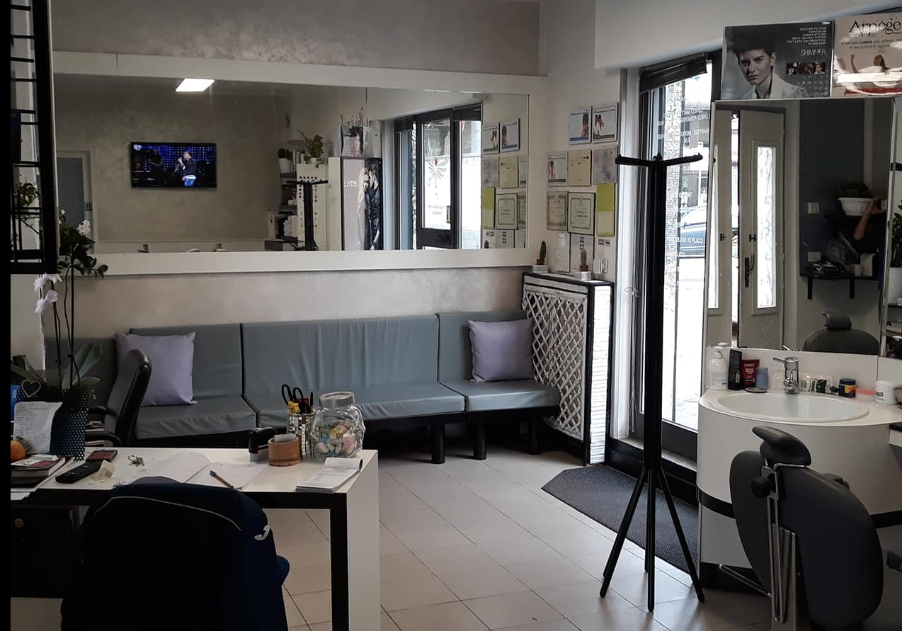 Interno salone Victor Mani di Forbice